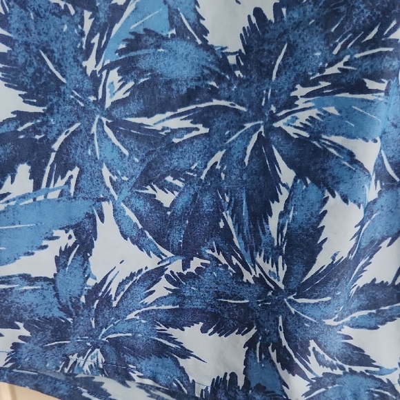 IZOD Men's Blue Tropical Leaf Print Shirt Short Sleeve L - Picture 3 of 8